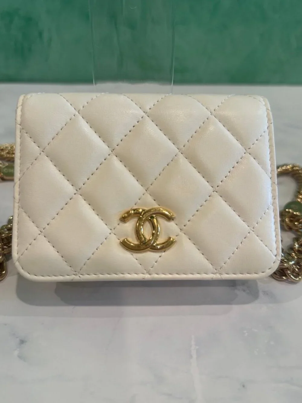 CHANEL 22s enamel